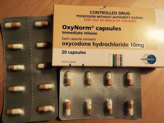 OxyNorm capsules UK prescription medicine used for moderate to severe pain relief containing oxycodone hydrochloride in controlled dose packaging